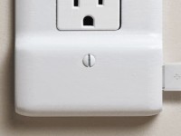 SnapPower Charger Puts a USB Charger into Your Electric Wall Outlet